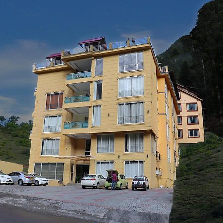 נאראן Manila Heights Hotel מראה חיצוני תמונה
