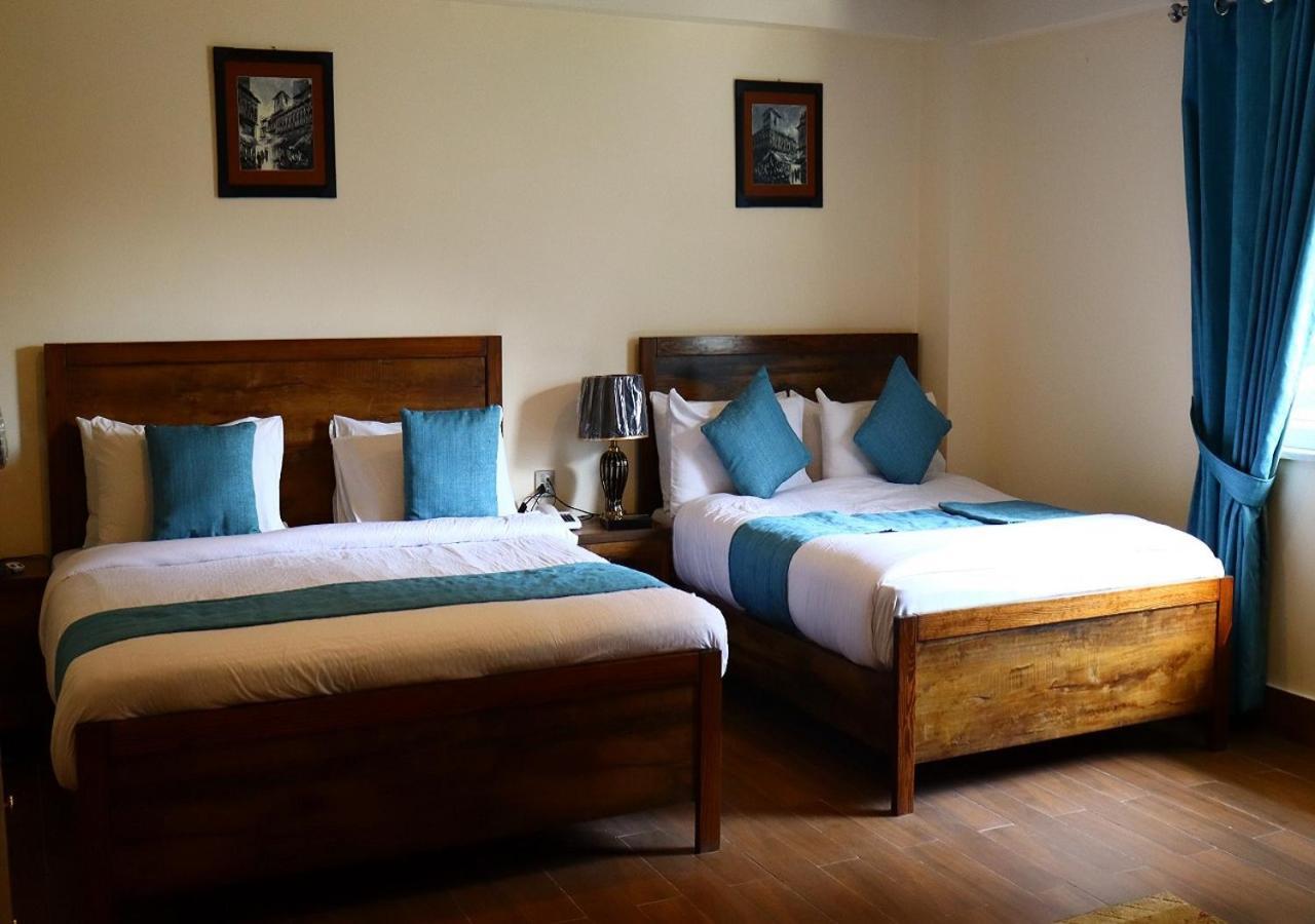 נאראן Manila Heights Hotel מראה חיצוני תמונה